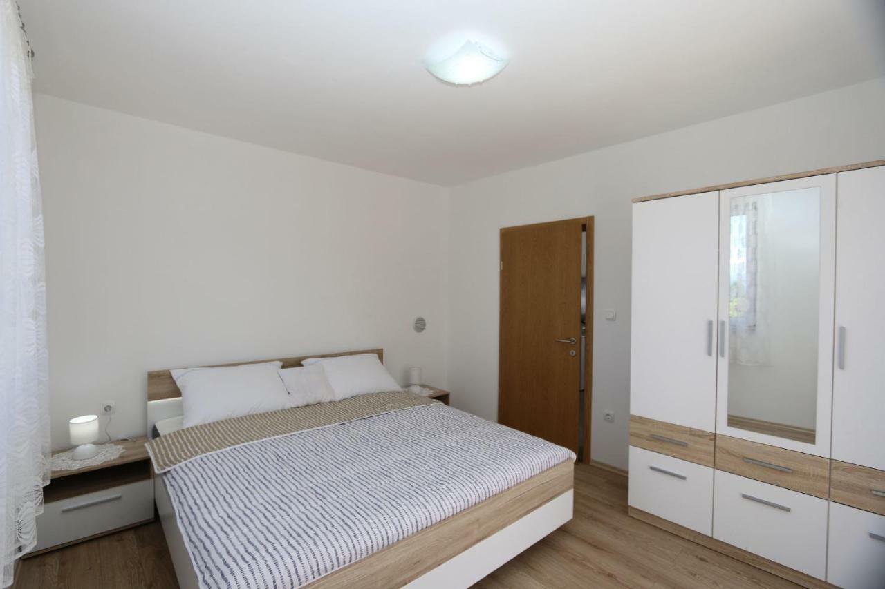 Apartments Mihalic シロ エクステリア 写真
