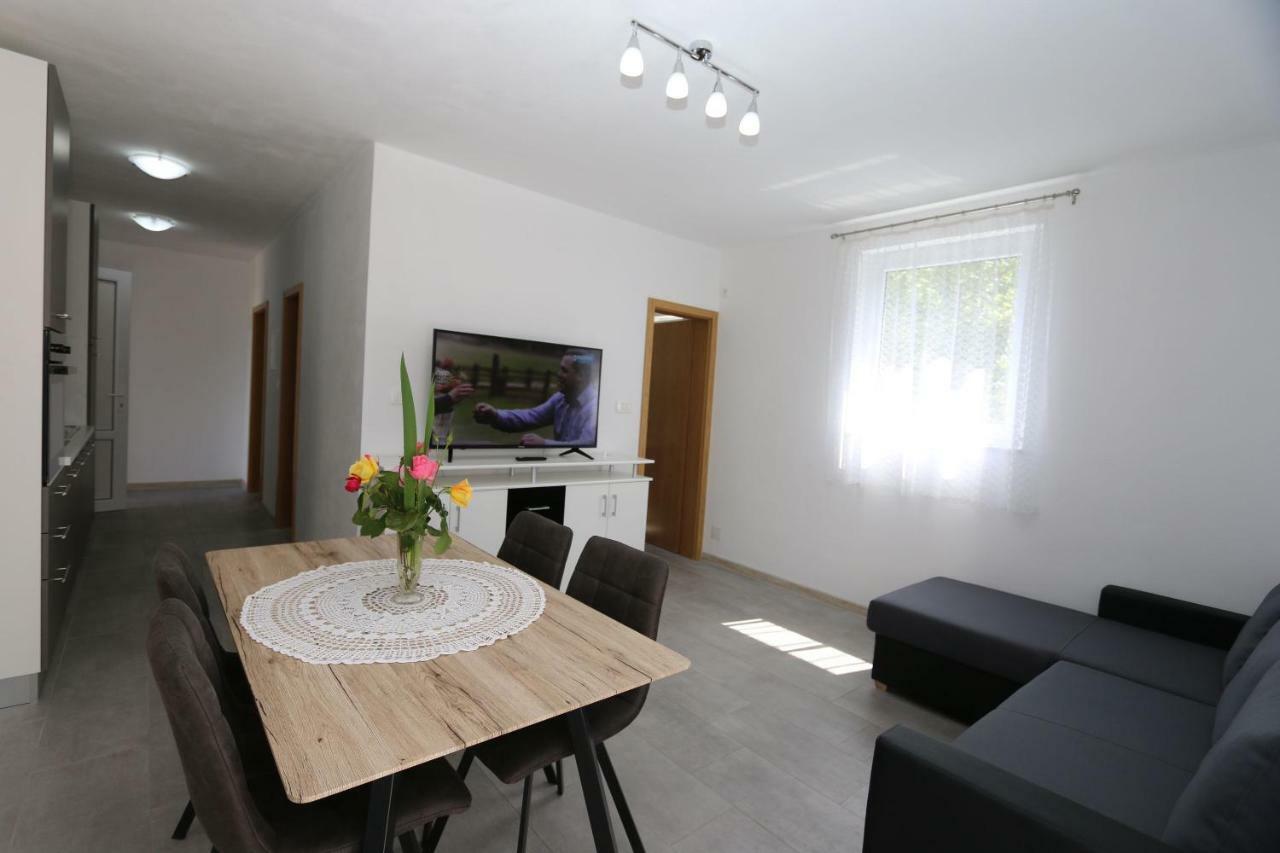 Apartments Mihalic シロ エクステリア 写真